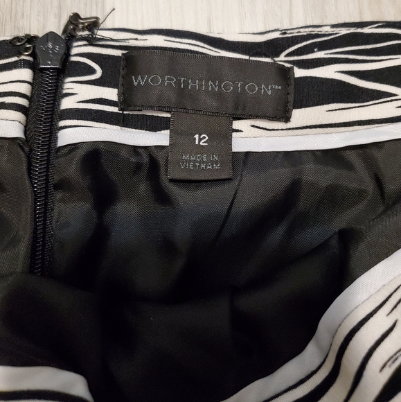 Skirt - Picture 2 of 3